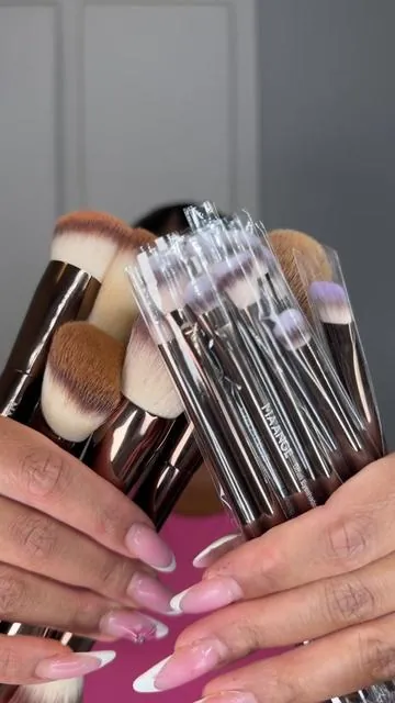 10/10!!! #makeuptutorial #maanagemakeupbrushes #globalpick #globalpickbeauty 