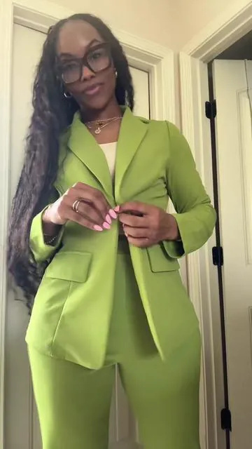 I had to come and show you guys this set because it is absolutely one that you need in your closet!! you can dress it up or casual it down, but this two-piece set is absolutely gorgeous for the price! #womanownedbusiness #business #outfitinspo #outfitideas #twopieceset #suits #glp1community #businesscasual #corporatelife 