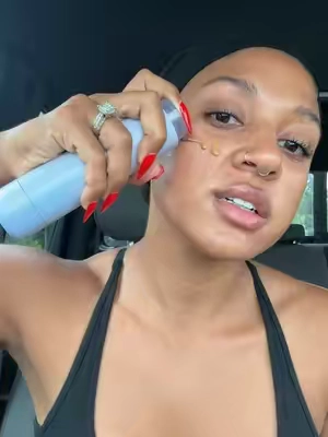 a tinted moisturizer with spf 30? YES PLEASE🙌🏽 #fentybeauty #mineralspf #FentySkin #TintedSPF #SkinTint #GlowySkin #SPFGoals #NoMakeupMakeup #RihannaGlow #FentyNewArrivals  @Fenty Beauty @Fenty Skin @Fenty Hair  