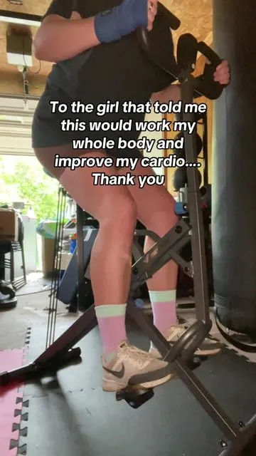 She wasn’t wrong #workout #workoutathome #squatmachine 