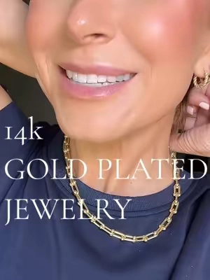 U shaped,  14k Gold Plated and STUNNING! #goldnecklace #ushapednecklace #affordablejewelry #pavoijewelry #pavoi 