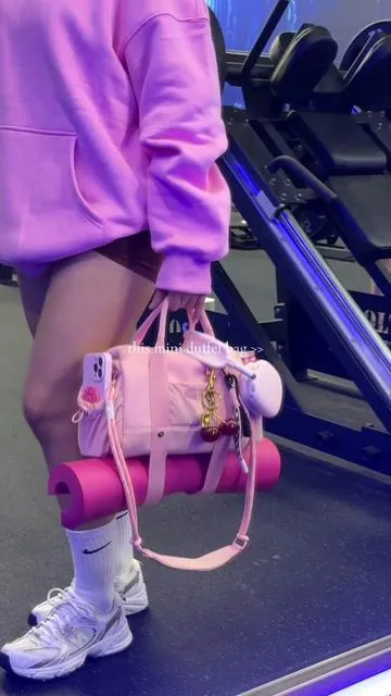 so obsessed with this bag 🎀 @BAGSMART Travel #bagsmart 