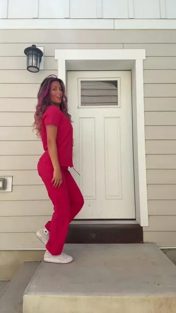 hair is like purple but that’s ok #pinkscrubs #scrubs #workootd #partofme #katyperry #pinkhair #purplehair #cutescrubs #comfyscrubs #hotpink #fun #bod #cna #nurse #nurseootd #cnaootd #healthcare #healthcareootd #da #vibin #scrubsyouneed #widelegscrubs 