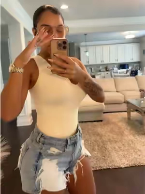 Shaping bodysuit for the win 🥇...  fits like a glove ☺️