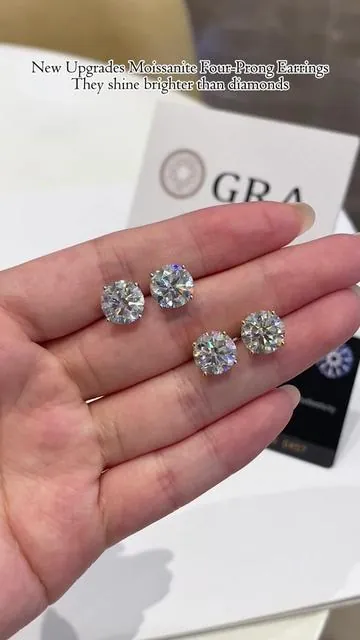 New Upgrades Moissanite Four-Prong Earrings. They shine brighter than diamonds.#tiktokshoprestock #delzzadjewelry #moissanite #earrings #moissaniteearrings #moissanitejewelry #fyp #fathersday #springsale #sparkleandshine #giftideas 