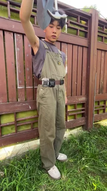 Become the tool master, not the tool chaser, with this belt clip  #shopvideocarnival  #tiktokshopsummerturnup  #livethecoollife  #euhomylcemaker  #euhomy  #superbrandday  #euhomysuperbranday   #magneticmount  #magnetic  #springtok  #diytools 