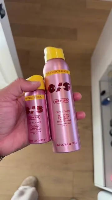 a mattifying setting spray WITH sunscreen in it?!? @ONE SIZE BEAUTY 👏🏽👏🏽 pop off 😍✨ #ontildawnsettingspray #mattifyingsettingspray #settingsprayspf #spfsettingspray #beautytok #tiktokshopcreatorpicks #dealsforyoudays #SuperBrandClub #summertransformation #summerwonderland 