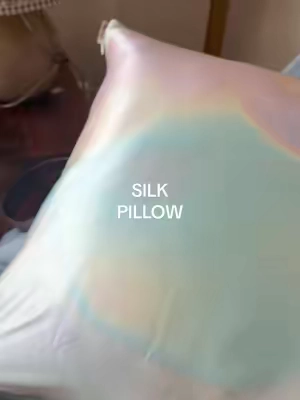 i’m already notching a difference in my skin and hair too 🌈☁️ @Kitsch #kitsch #kitschhaircare #kitschpillowcase #silkpillowcase #silkpillow #silkbedding #haircare #skincare #skinhacks #hairhacks #tiktokshopcreatorpicks #dealsforyoudays #tiktokmademebuyit 