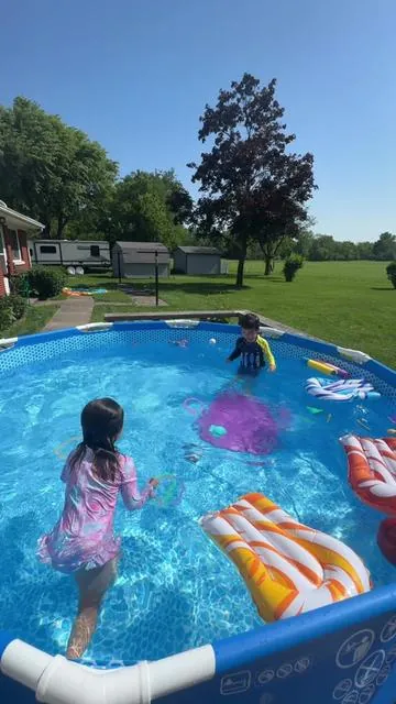 THE BEST summer shopping 🤩  The kids LOVE IT ♥️ I LOVE IT 💞 And keep them busy for looong time, after the pool they are super hungry and completely tired, ready to go to bed. A WIN WIN for my kids and this 9 month pregnant Mama of 4 ❣️  We got the 10ft x 30. Perfect for all the family and the exact high we needed to keep the kids safe in the water (half of their size) 🌊  We got this one on Amazon (link in my bio under SUMMER) but we just found out TikTok shop have it too, so here I will let the link for you to have an amazing summer ☀️👙🍉🕶️🧴 #summer #summerwithkids #pool #summeressentials #refreshing #kids #kidsoftiktok #momsoftiktok 