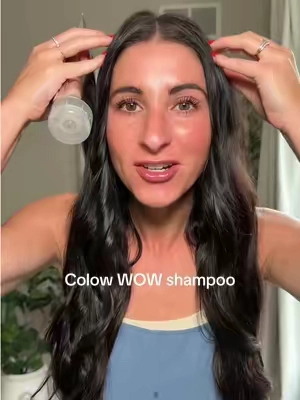 Greasy hair? We don’t know her 💁🏽‍♀️ @Color Wow Hair 🩵 #colorwowhair #colorwow #colorsecurityshampoo #colorsafe #greasyhairhack #oilyhairtips #shinyhair #healthyhair #haircare #hairgoals #tiktokshopcreatorpicks #dealsforyoudays #spotlightfinds 
