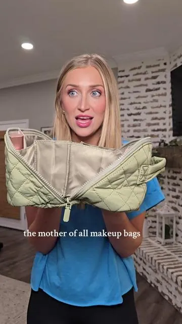 I got this makeup bag after I watched a review where a lady said it's one of her best TT purchases! she wasn't wrong. I love this thing!  #makeupbag #makeupcase #makeup #travelbag #tiktokshopcreatorpicks  #TTSlevelup  #dealsforyoudays #tiktokshopsummerturnup @Lovevook Bags @lovevook_official @lovevook_us 