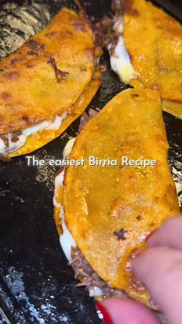 My husband who’s picky about flavor, said it tasted close to my recipe 🤭 Take advantage of FREE SHIPPING AND COUPONS 🛒 ! #ezbombs #birria #birriatacos #quesabirria #birriabombs 