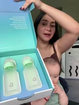 Biberones de vidrio anti cólicos para bebés  . . . . . . . . #biberon #anticolic #babyontheway #babyessentials #babyregistry #babybottle #dealsforyoudays #newborn 
