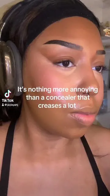 One thing that every person in makeup HATES us undereye CREASING. At times yes creasing is natural but, there is ways to minimize and here I’m using the @carslan_us to do so #carslancosmetics #fyp #undereyecreasing #carslanblackmagnetsoftpowder #pressedpowder #creasingconcealer #concealertutorial #settingcontroller 