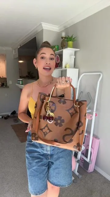 Boujee on a budget 🍒 🤎 #purse #leatherpurse #leatherhandbag #handbag #shoulderbag #accessories  #tiktokfashion #fashiontiktok  #TikTokShop #tiktokshopaffiliate #tiktokshopping #treasurefinds #tiktokshopspringglowup #springtok #tiktokshopcreatorpicks #tiktokshopmemorialday #funinthesun #outdoorfun  #tiktokshopmemorialday #tiktokshopsummerturnup #dealsforyoudays  #ttshopcreatorbash  #tiktokshopcreatorbash #tiktokmademebuyit   