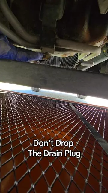 Check out this oil PAN. I found on the TikTok shop. #dieselmechanic #mechanic #oilchange 