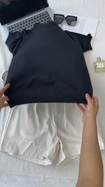 #skims #skimsreview #skimshaul #skimstryon #tshirt #basictshirt #basictee #basics #summerfashion #summertops #amazonfashion #amazonfinds #amazonhaul