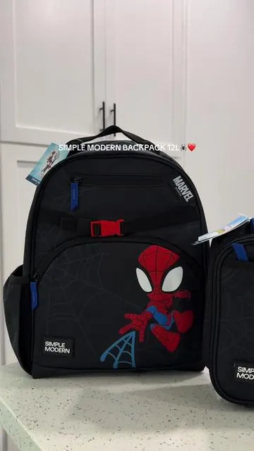 For all the Spidey moms 🕷️🥰 & yes this backpack can fit a folder, notebook, laptop, iPad and more!! @Simple Modern #backpack #spidey #backtoschool #simplemodern #backpackkid #momsoftiktok #dealsforyoudays #flashsale #tiktokshop #fyp #foryoupage #parati 