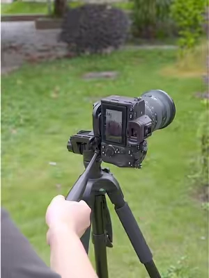 Trust me, you absolutely need this tripod.It works perfectly for both cameras and smartphones. #kfconcept #videographytricks #tripod #videomaker #videography #photography #camera 