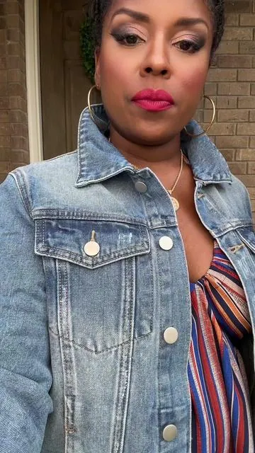Everyone needs that classic Jean jacket. This will be relevant every season, for years to come. I found the perfect one. #DenimJacket #JeanJacket #BlueJeanJacket #Jacket #FallClothes #FallFashion. 