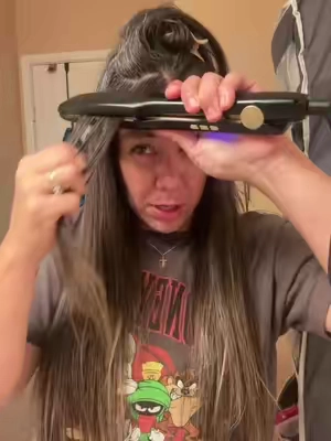The fact that this works so good and is way less than some that don’t even work as good is crazy #techtok #wavytalk #affordablehairstraightener #flatiron #payless #tiktokshopfavorites 