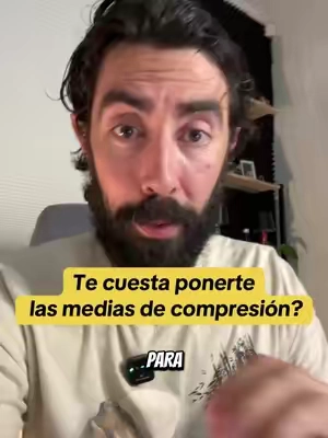 Cómo ponerte las medias de compresión sin batallar. Este truco lo aprendí en cirugía Vascular y funciona para todos. Cuida tus piernas y evita várices, hinchazón, y dolor. #mediasdecompresion #compressionsocks #varicoseveins #varices #venousinsufficiency  #insuficienciavenosa #piernashinchadas #isunie @isunie #ttslevelup  #tiktokshopcreatorpicks #healthmusthaves #tiktokshop #tiktokshopsummerturnup #dealsforyoudays #kickstart 