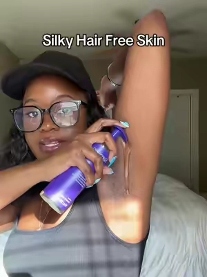 This leaves my skin silky smooth and moisturized after shaving! Flamingo nourishing shaving oil is 🤌🏾 #shaving #shavingoil #shavinghacks #shavingcream #shavingtips #tiktokshopcreatorpicks #flamingoshaveoil @Flamingo 