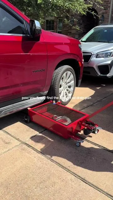 Low clearance friendly ✔️ Built-in pump ✔️ Easy to roll ✔️ Worth every second of setup!🤏🏼#creatorsearchinsights #garvee #oildrainpan #oilchange #mechanic  