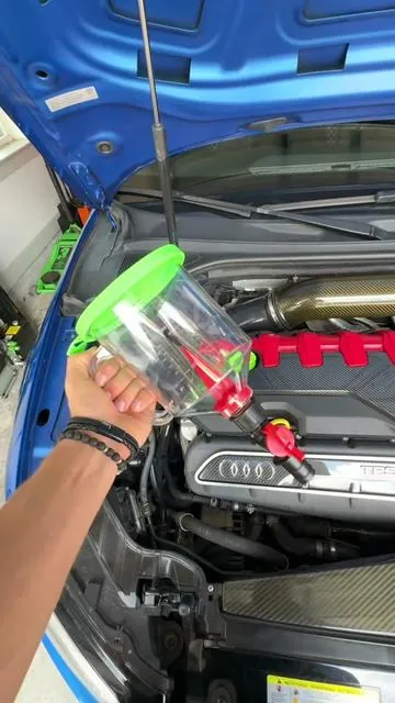 I LOVE THIS THING!!!! #sedy #tiktokshopbacktoschool #audirs3 #mobilemechanic #toolboxtour #automotive #oilchange 