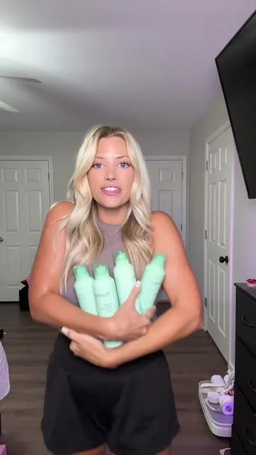 I had to stock up before making this video 😂 #FlamingoBodySpray #HydratingBodyMist #FlamingoSkincare #GlowOnTheGo #DewySkinHack #LightweightHydration #BodyCareRoutine #SkincareTok #TikTokBeauty #FYP #tiktokshopbacktoschook #tiktokshopcreatorpicks