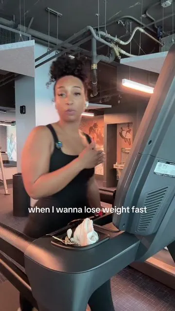 You don’t need a hardcore gym routine, you just need consistency. I love doing cardio in this jumpsuit cus it makes me sweat WAY more 