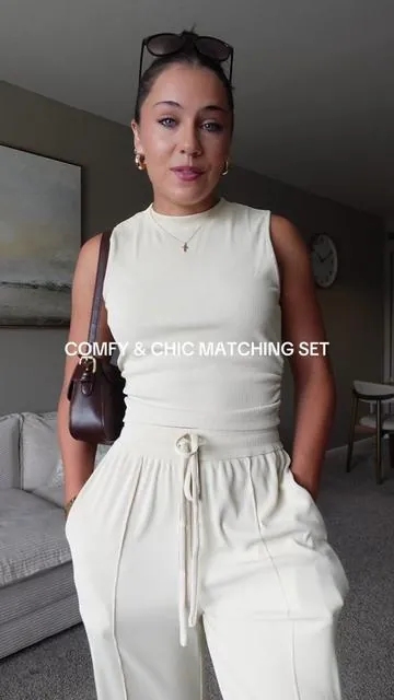 The cutest matching set!! Love this one so much!! #2pieceset #comfysets #twopieceset #matchingset #casualoutfits 