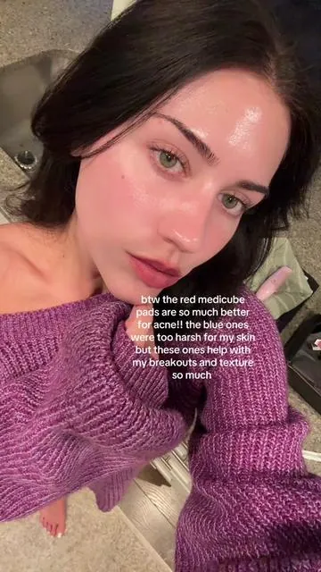skin is skinning #medicube #medicuberedsuccinicacidpeelingpads #medicubeskincare 