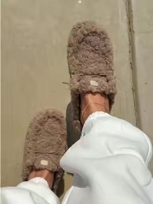 These slippers sell out so fast!! #heydudeshoes #heydude #heydudeslippers #fuzzyslippers #slipper #tiktokshopcreatorpicks 