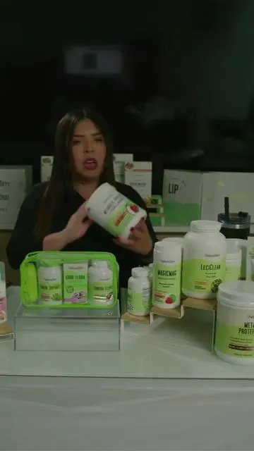 “Me encanta METABOLIC PROTEIN® porque se adapta a mi rutina. Puedo elegir entre la versión C-PLUS con Vitamina C o la COLLAGEN con colágeno hidrolizado, y además variar entre tres sabores para no aburrirme. Es mi opción favorita para un desayuno rápido y nutritivo.”#HealthyVibesLIVE #August #protein