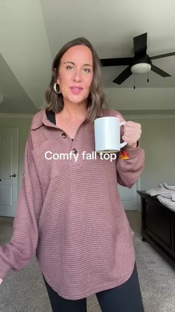 You will wear this comfy fall top on repeat! #falloutfit #falloutfits #fallfashion 