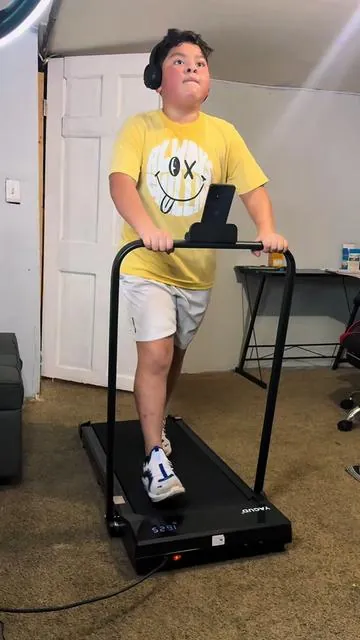 Tener una actividad física es mejor que estar en el celular todo el día#tiktokshop #vidasaludable #ejercicio#cardioencasa#creatorsearchinsights 