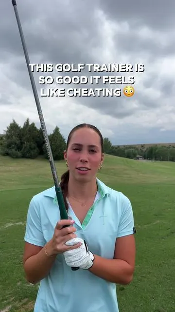 A golf training aid that we can confidently say actually works✅ @arttodogolf  #golftraining #golf #golftips #golfgirl #golfgriptrainer 