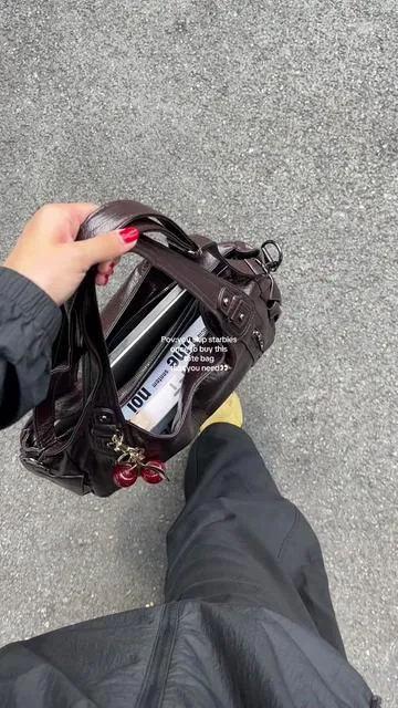 This tote bag is everything! The size is perfect for carrying all my essentials! The material feels high-quality😍❤️#workbag #unibag #totebags #purse #bag #handbag #handbags #shoulderbag #whatsinmybag #whatsinmypurse #cute #toocute #fashion #viral #bagessentials #bagcollection #bags #unibag #schoolbag #workbag #MomsofTikTok #spotlight #spotlightfinds #tiktokshopblackfriday #blackfridaydeals #tiktokshopmademebuyit #tiktokshopbacktoschool #tiktokshoploveatfirstfind 
