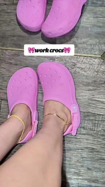 #crocsadultclassic  #crocswork #crocs  #tiktokshopbacktoschool  #tiktokshopcreatorpicks   @Crocs 