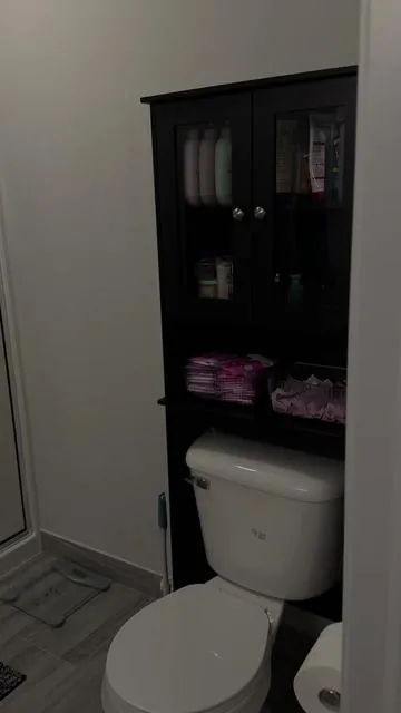 i love our bathroom but we definitley needed more storage and this has worked out perfect for us. #walsunnyfurniture #bathroomstorage #storagehacks #bathroomorganization #bathroomrefresh 
