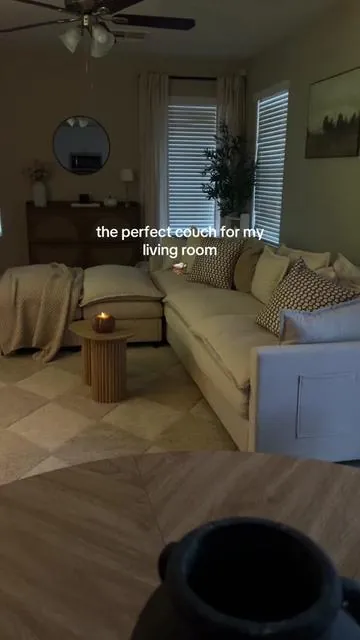 How perfect is this sofa?! 🛋️ So comfy, perfect for a smaller living room, and it’s so pretty!! And it’s currently on sale 💫🤭  #homedecor #sofa #modularsofa #homefinds #livingroomdecor 