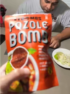 Este pozole está delicioso y muy fácil de preparar! #tiktokshopcreatorpicks #ezbombsfood #ezbombs #pozole #pozolebombs 