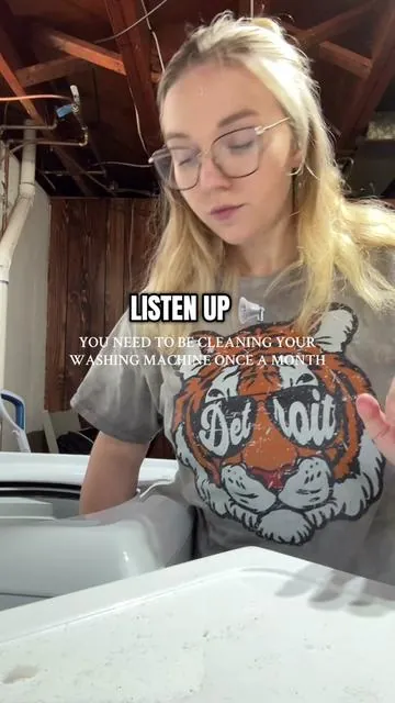 This is your sign to clean your washing machine 🧺🧼 #laundry #laundrytok #washingmachine #washingmachineclean #tiktokshopbacktoschool 
