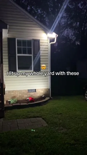 Outdoor solar lights that are bright, motion-sensor activated, and easy to install! No electrician or high bills! 🙌🏾 #solarlights #outdoorsolarlight #homeupgrades #solarlight 