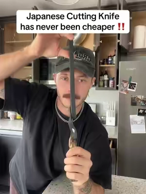 This thing is so badass!!! I use it almost every day just because of how cool it looks 😂 #knife #CookingHacks #knives #kitchengadgets #blade 