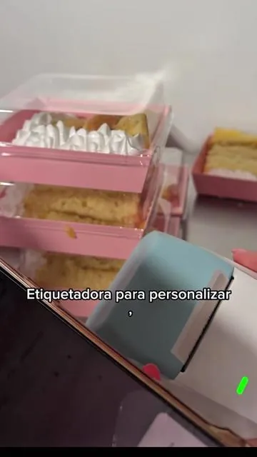 Etiquetadora para identificar tus productos #niimbot #organizingtiktok #organization #smallbusiness #labeldesign 