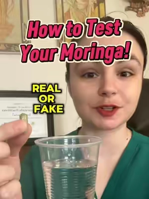 A quick and easy way to see if your moringa is high quality or not! #moringa #moringabenefits #womenshealth #holistichealth #over40 