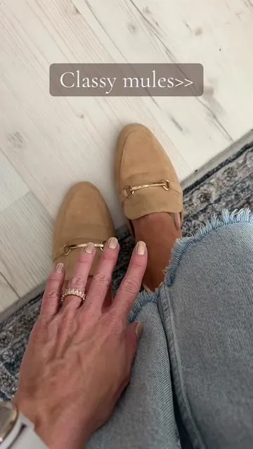 #fallshoes #mules #classyflatshoes 
