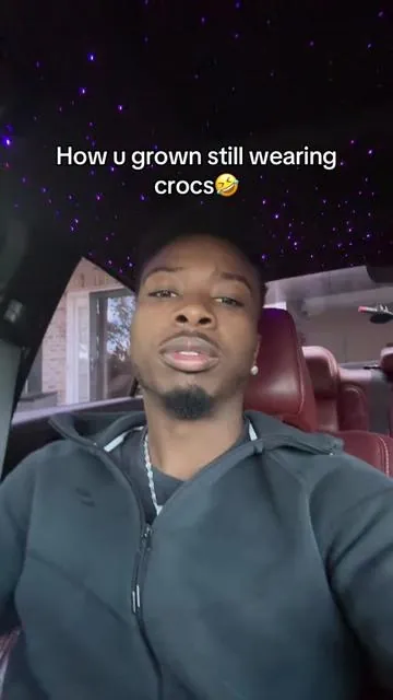 How u grown still wearing crocs🤣 #thebest #atoyye #dracoslides 